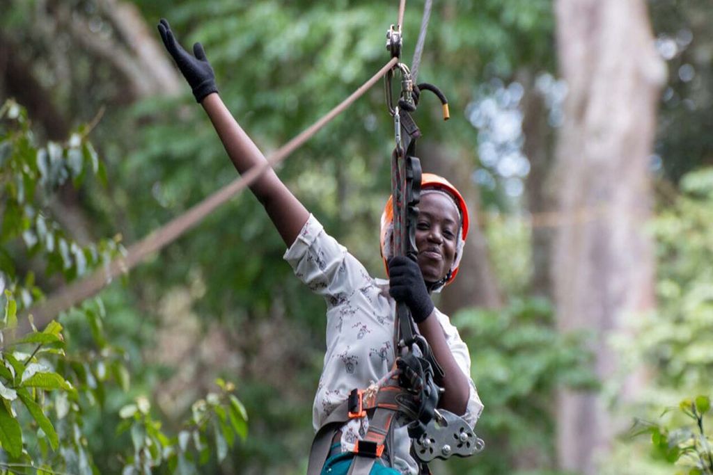 zipline-in-mabira-forest_11zon