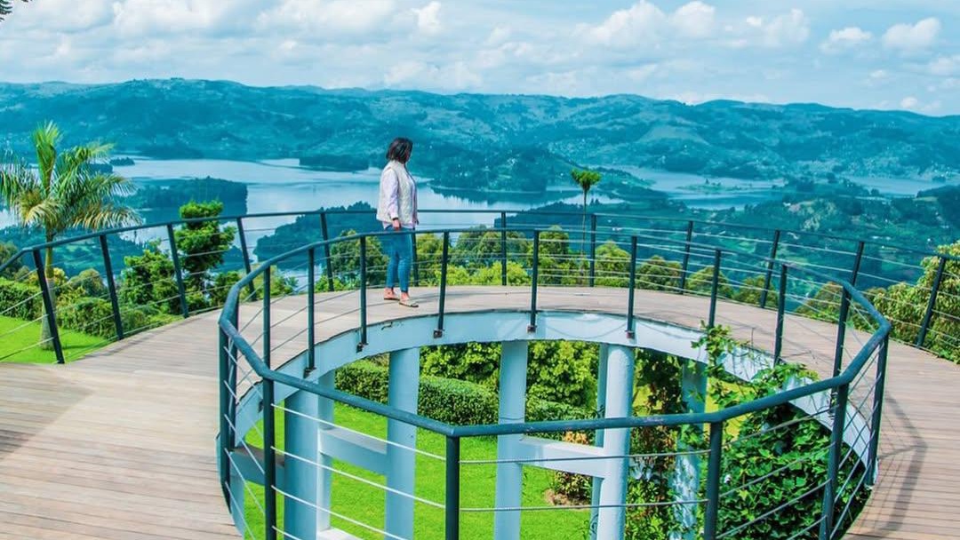 Lake Bunyonyi Tour with -Grime Safaris